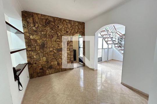 Sala de casa à venda com 4 quartos, 327m² em Vila Valqueire, Rio de Janeiro