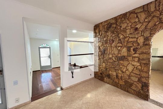 Sala de casa à venda com 4 quartos, 327m² em Vila Valqueire, Rio de Janeiro
