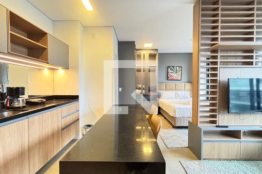 Studio de kitnet/studio para alugar com 1 quarto, 42m² em Vila Olímpia, São Paulo