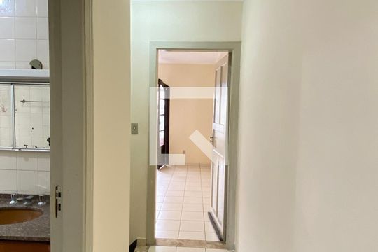 Corredor - Quartos de casa para alugar com 3 quartos, 100m² em Vila Nova Mazzei, São Paulo