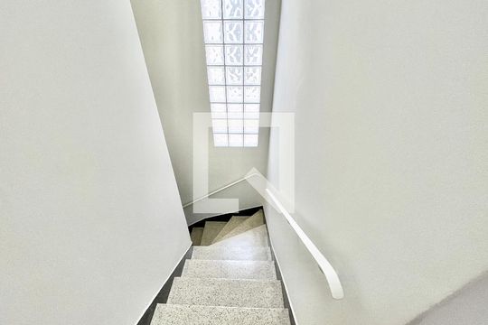 Escada de casa à venda com 3 quartos, 198m² em Água Fria, São Paulo