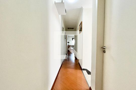 Corredor de casa à venda com 3 quartos, 198m² em Água Fria, São Paulo