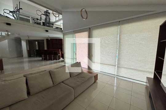Sala de casa para alugar com 6 quartos, 900m² em Jardim Sao Paulo Ii, Cotia