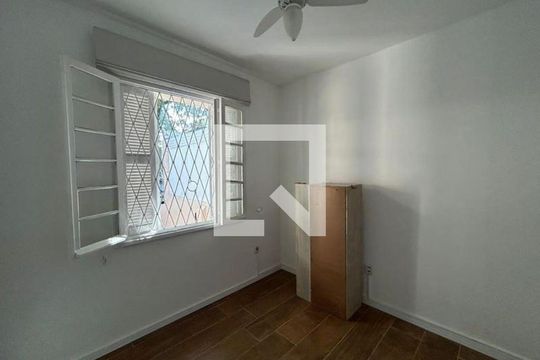 Quarto 1 de casa à venda com 3 quartos, 60m² em São Geraldo, Porto Alegre