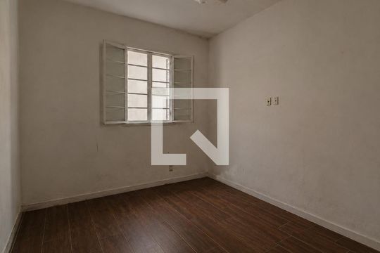 Quarto 3 de casa à venda com 3 quartos, 60m² em São Geraldo, Porto Alegre