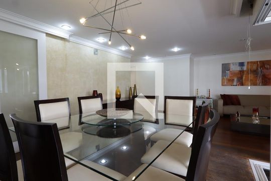 Sala de apartamento à venda com 3 quartos, 168m² em Real Parque, São Paulo