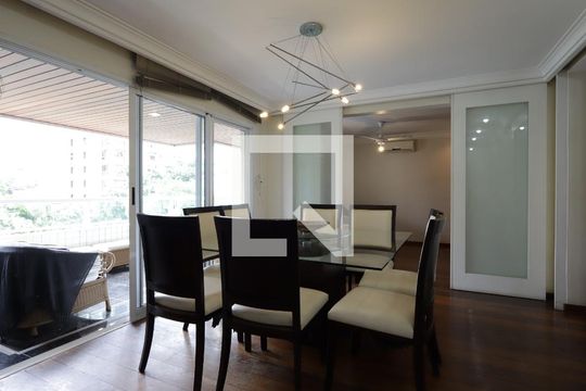 Sala de apartamento à venda com 3 quartos, 168m² em Real Parque, São Paulo