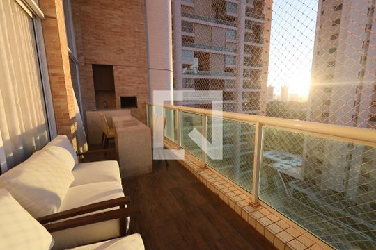 Apartamento para alugar com 4 quartos, 225m² em Setor Bueno, Goiânia
