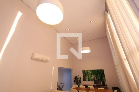 Apartamento para alugar com 4 quartos, 225m² em Setor Bueno, Goiânia