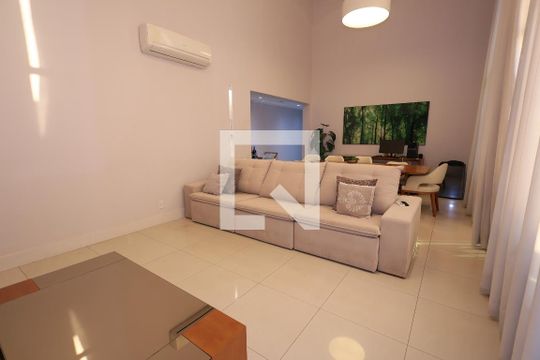 Apartamento para alugar com 4 quartos, 225m² em Setor Bueno, Goiânia