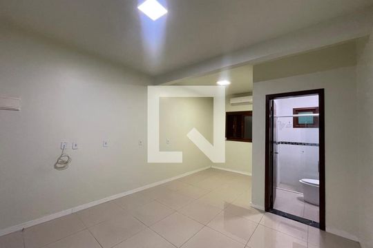 Kitnet/Studio para alugar com 1 quarto, 20m² em Vila Nova, Novo Hamburgo