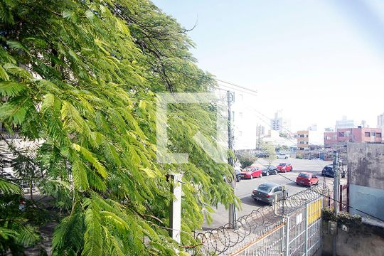 Sala Vista de apartamento à venda com 2 quartos, 59m² em Azenha, Porto Alegre
