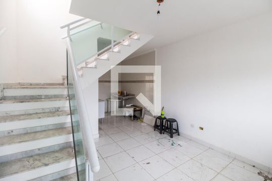 Sala  de casa de condomínio à venda com 2 quartos, 70m² em Chácara do Solar Ii (fazendinha), Santana de Parnaíba