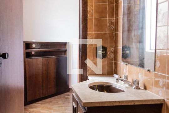 Banheiro da Suíte de apartamento para alugar com 4 quartos, 100m² em Grajaú, Belo Horizonte