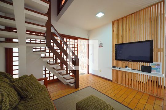 Sala de casa para alugar com 4 quartos, 209m² em Cachoeira do Bom Jesus, Florianópolis