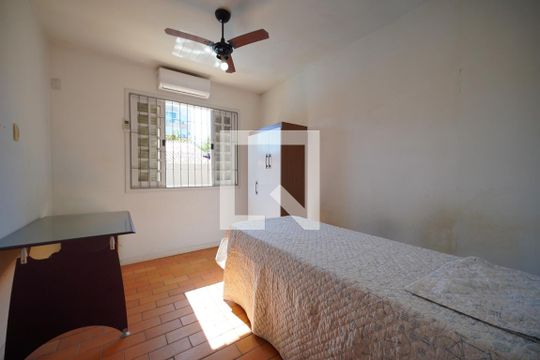 Quarto 1 de casa para alugar com 4 quartos, 209m² em Cachoeira do Bom Jesus, Florianópolis