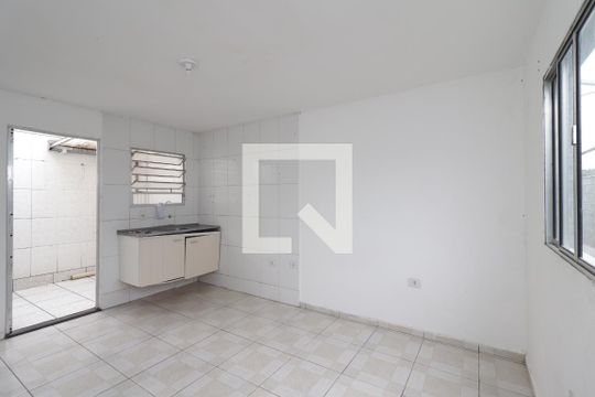 Sala/Cozinha de casa para alugar com 2 quartos, 49m² em Jardim das Camelias, São Paulo