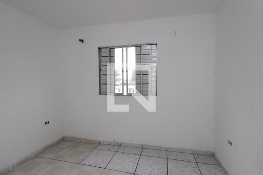 Quarto 1 de casa para alugar com 2 quartos, 49m² em Jardim das Camelias, São Paulo