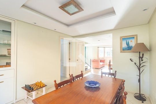 Sala de casa de condomínio para alugar com 3 quartos, 223m² em Santa Tereza, Porto Alegre
