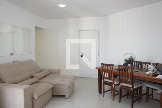 Sala de apartamento para alugar com 2 quartos, 84m² em Jardim Branca Flor, Embu das Artes