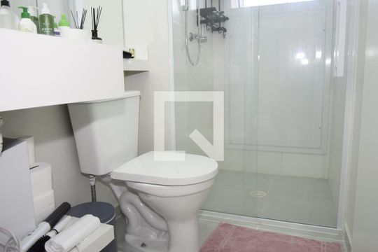 Banheiro de apartamento para alugar com 2 quartos, 84m² em Jardim Branca Flor, Embu das Artes