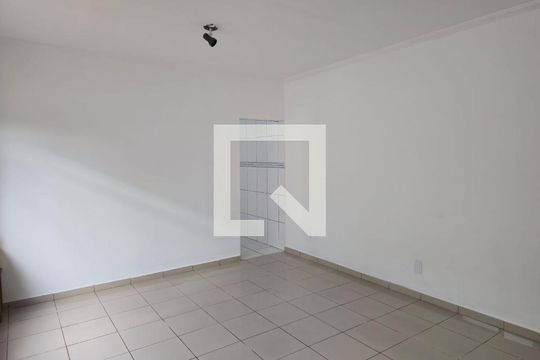 Casa à venda com 2 quartos, 157m² em Jardim Cocaia, Guarulhos
