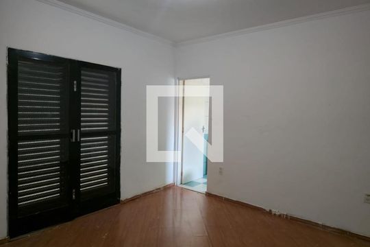 Suíte de casa à venda com 2 quartos, 157m² em Jardim Cocaia, Guarulhos