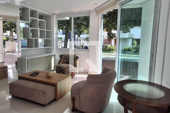 Sala de casa para alugar com 4 quartos, 204m² em Jurerê, Florianópolis