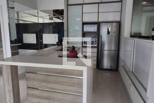 Cozinha de casa para alugar com 4 quartos, 204m² em Jurerê, Florianópolis