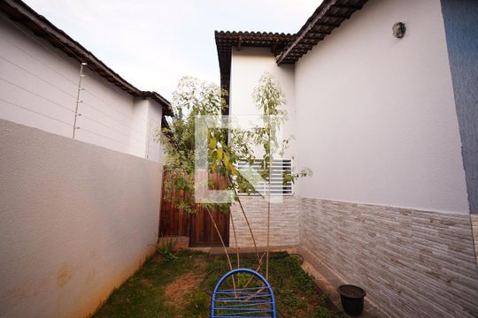 Casa à venda com 4 quartos, 300m² em Jardim Presidente, Goiânia
