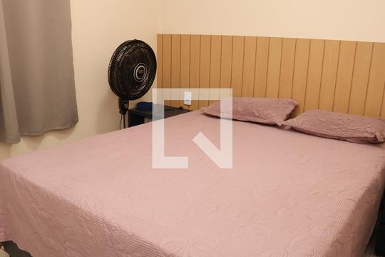 Suíte de apartamento para alugar com 3 quartos, 70m² em Vila Sao Luiz, Goiânia