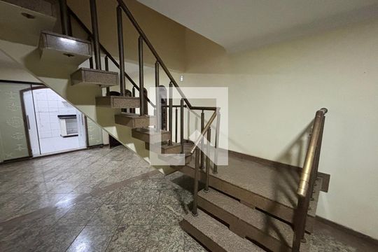 Sala de casa à venda com 3 quartos, 369m² em Vila Rio Branco, São Paulo