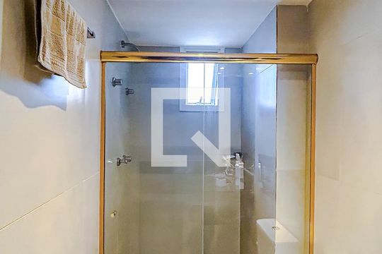 Banheiro de apartamento à venda com 3 quartos, 220m² em Tatuapé, São Paulo