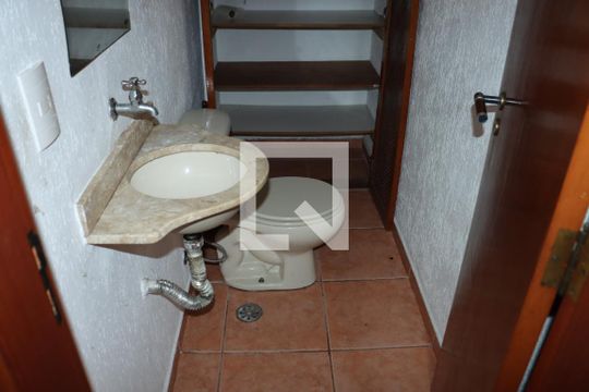 Casa de Condomínio para alugar com 4 quartos, 496m² em Granja Viana, Cotia