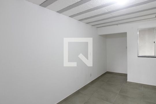 Apartamento para alugar com 1 quarto, 50m² em Jardim Esperança, Cabo Frio