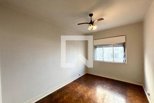 Apartamento para alugar com 3 quartos, 118m² em Leme, Rio de Janeiro