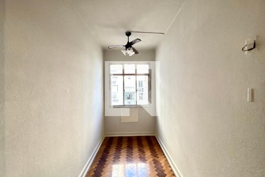 Apartamento para alugar com 3 quartos, 118m² em Leme, Rio de Janeiro