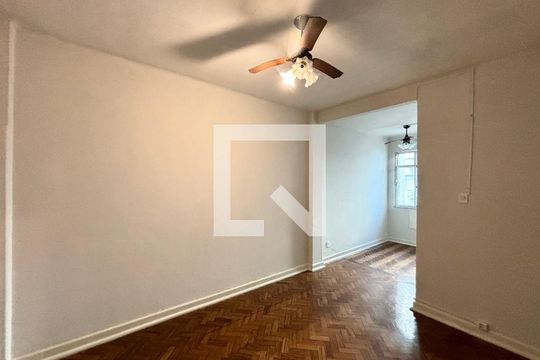 Apartamento para alugar com 3 quartos, 118m² em Leme, Rio de Janeiro