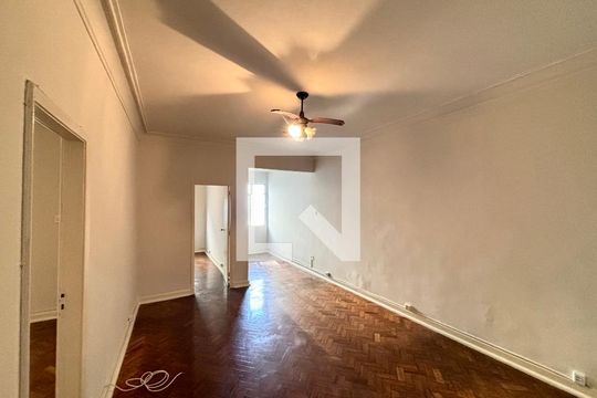 Apartamento para alugar com 3 quartos, 118m² em Leme, Rio de Janeiro