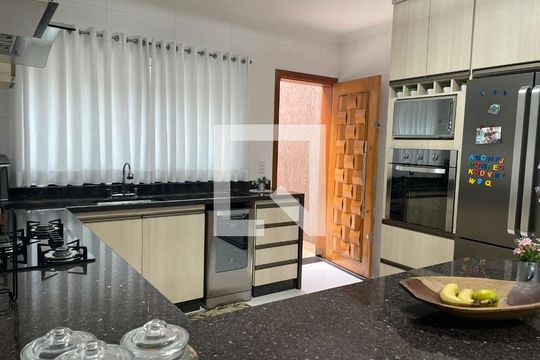 Cozinha de casa à venda com 3 quartos, 170m² em Vila Invernada, São Paulo