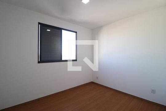 Suíte de apartamento para alugar com 2 quartos, 58m² em Shopping Park, Uberlândia