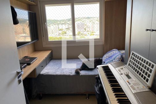 Quarto 1 de apartamento para alugar com 2 quartos, 62m² em Jardim do Salso, Porto Alegre