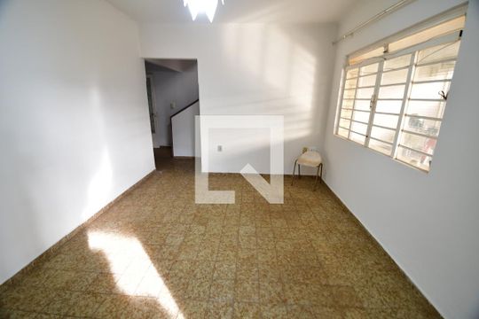 Sala de casa para alugar com 3 quartos, 200m² em Vila Nogueira, Campinas