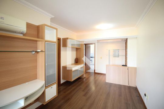 Sala de apartamento para alugar com 3 quartos, 86m² em Petrópolis, Porto Alegre