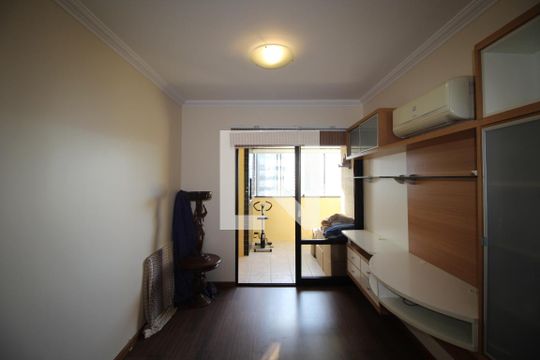 Sala de apartamento para alugar com 3 quartos, 86m² em Petrópolis, Porto Alegre