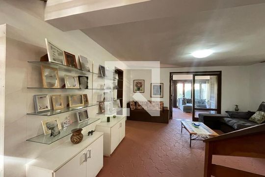 Casa para alugar com 5 quartos, 250m² em Jardim Mauá, Novo Hamburgo
