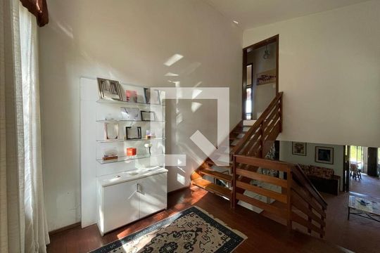 Casa para alugar com 5 quartos, 250m² em Jardim Mauá, Novo Hamburgo