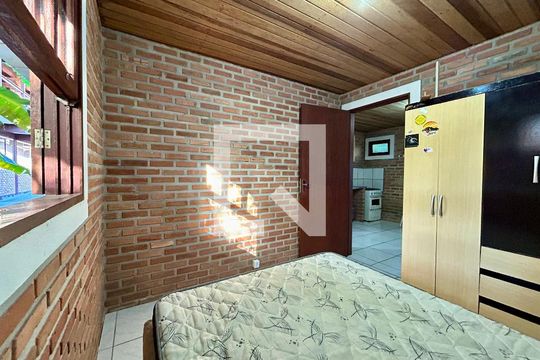 Quarto 2 de apartamento para alugar com 2 quartos, 36m² em São João do Rio Vermelho, Florianópolis