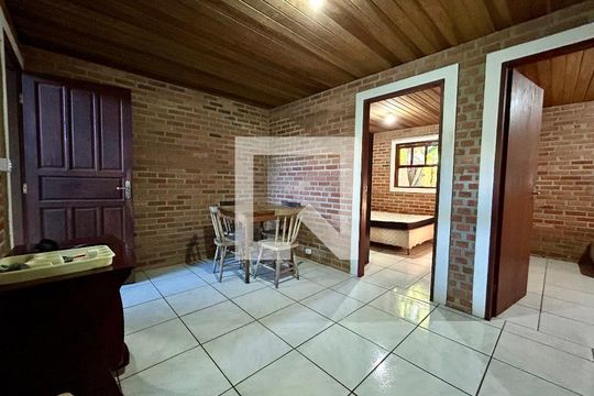 Sala de apartamento para alugar com 2 quartos, 36m² em São João do Rio Vermelho, Florianópolis
