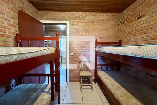 Quarto 2 de apartamento para alugar com 2 quartos, 36m² em São João do Rio Vermelho, Florianópolis